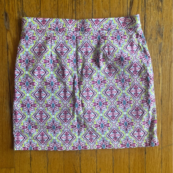 NWOT Rafaella floral patterned stretch skort - Picture 2 of 3